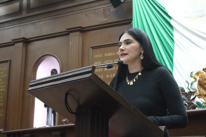 Diana Espinoza presenta propuesta para mejorar movilidad en Morelia, con la implementación del servicio trolebús Diana Espinoza presenta propuesta para mejorar movilidad en Morelia, con la implementación del servicio trolebús