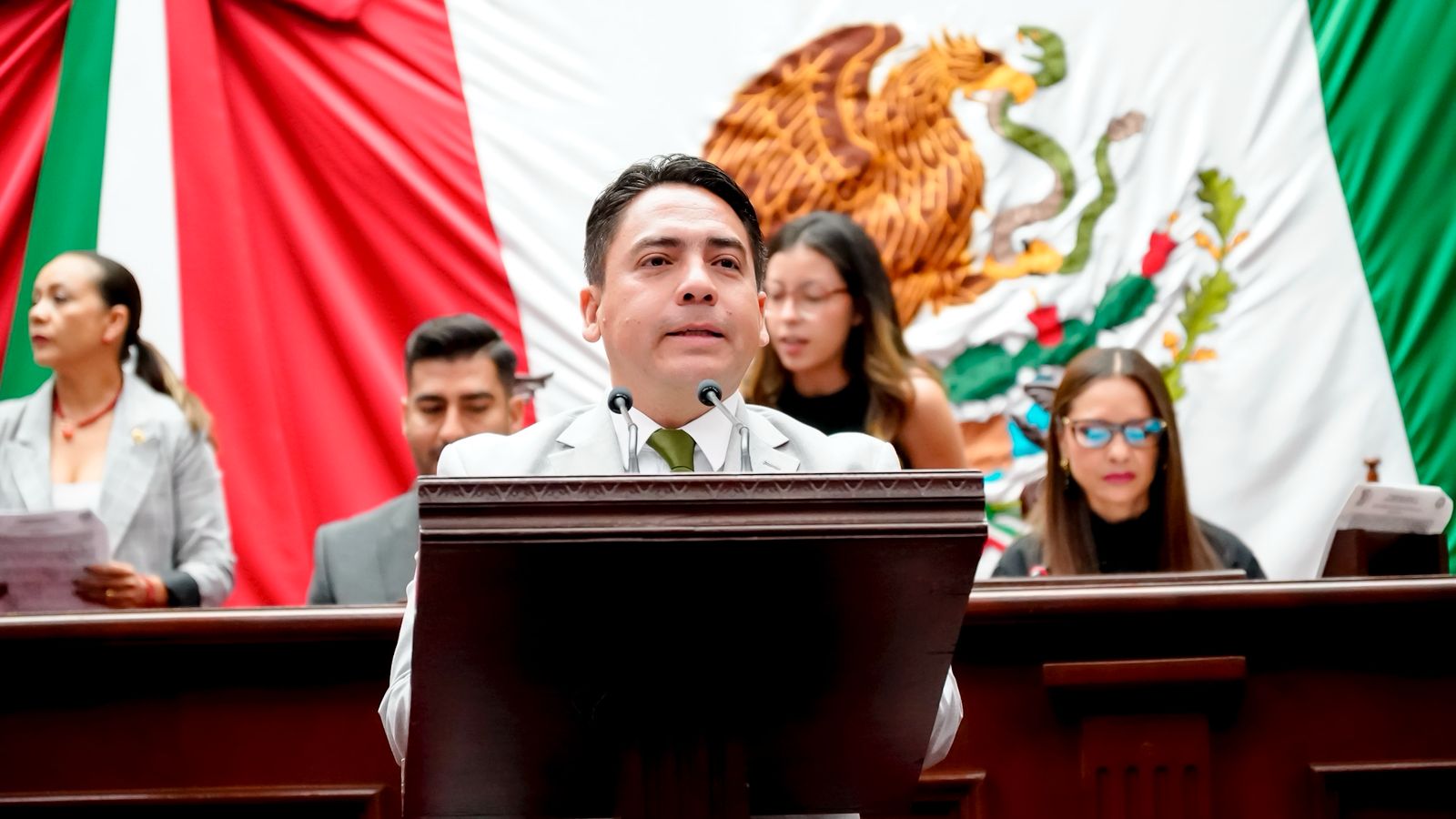 Iván Vera impulsa reforma a la Ley de Salud en Michoacán para garantizar igualdad de oportunidades profesionales en cargos directivos del sector Iván Vera impulsa reforma a la Ley de Salud en Michoacán para garantizar igualdad de oportunidades profesionales en cargos directivos del sector