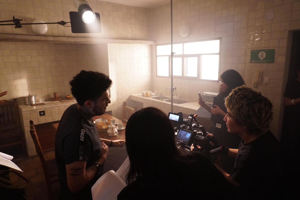 Jóvenes cineastas concluyen cortometraje “Silencio en casa” en Taller Alfredo Zalce: Secum Jóvenes cineastas concluyen cortometraje “Silencio en casa” en Taller Alfredo Zalce: Secum