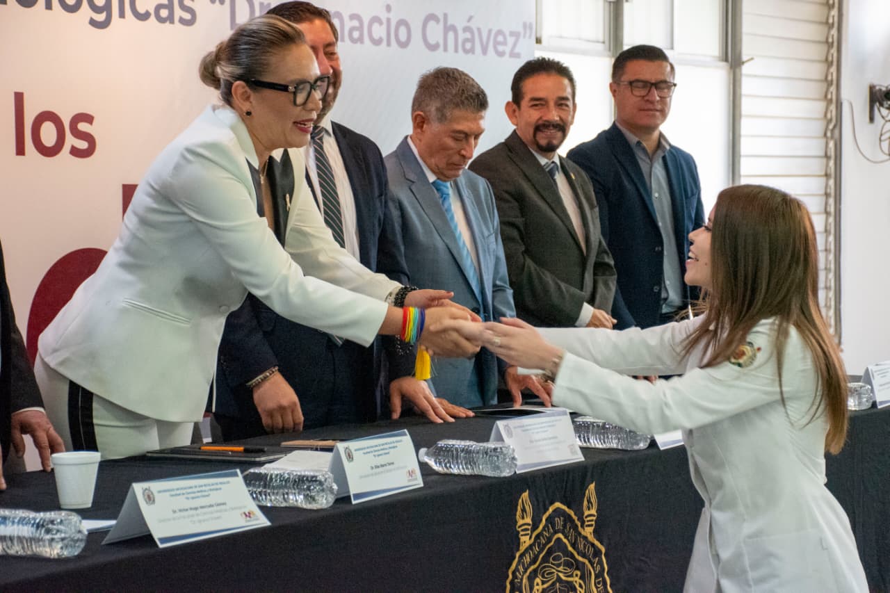 La Medicina es una forma de humanismo en acción, una expresión viva del espíritu nicolaita: Yarabí Ávila 