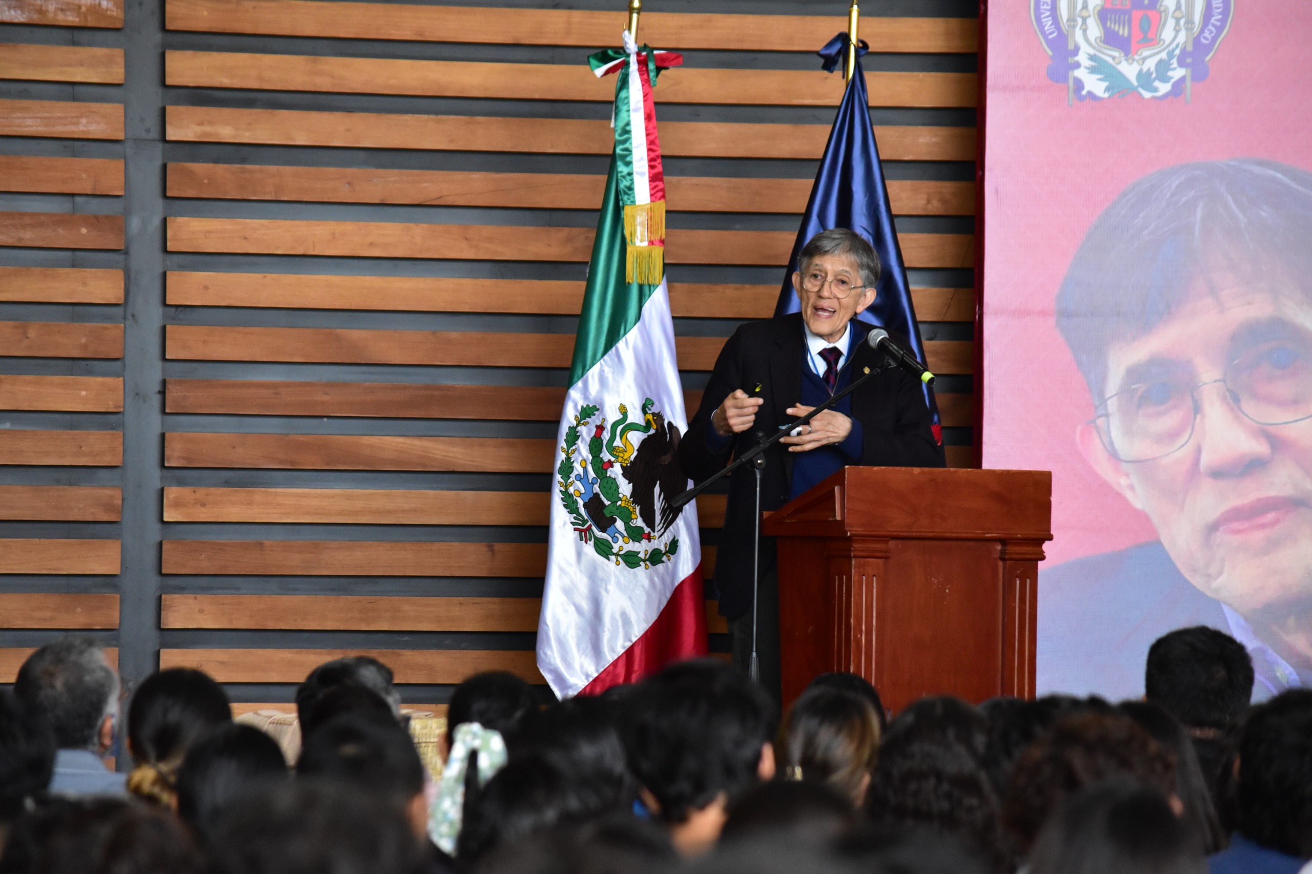 Nicolaitas reciben la visita del destacado científico, Antonio Lazcano Araujo; UMSNH reconoce su trayectoria y contribución Nicolaitas reciben la visita del destacado científico, Antonio Lazcano Araujo; UMSNH reconoce su trayectoria y contribución