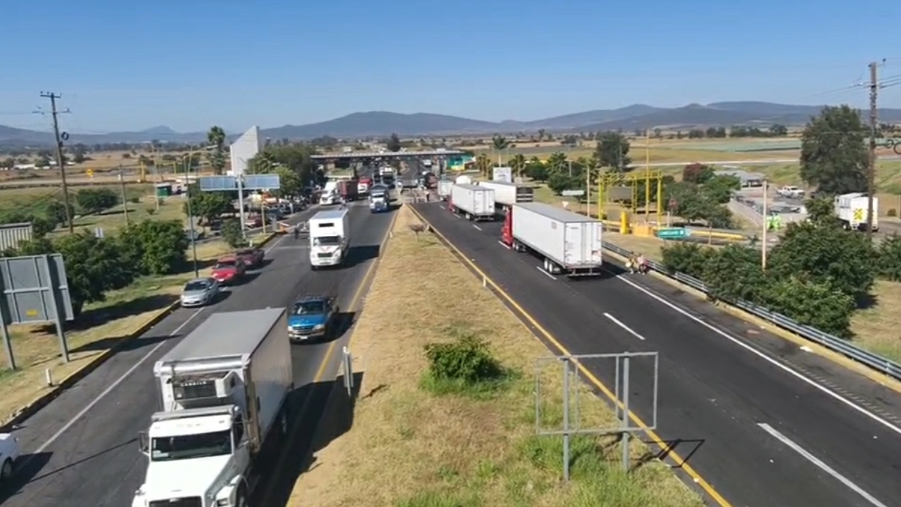 Llama COPARMEX a un acuerdo que atienda las demandas de los agricultores y evite más afectaciones económicas en las ciudades donde se han registrado protestas Llama COPARMEX a un acuerdo que atienda las demandas de los agricultores y evite más afectaciones económicas en las ciudades donde se han registrado protestas