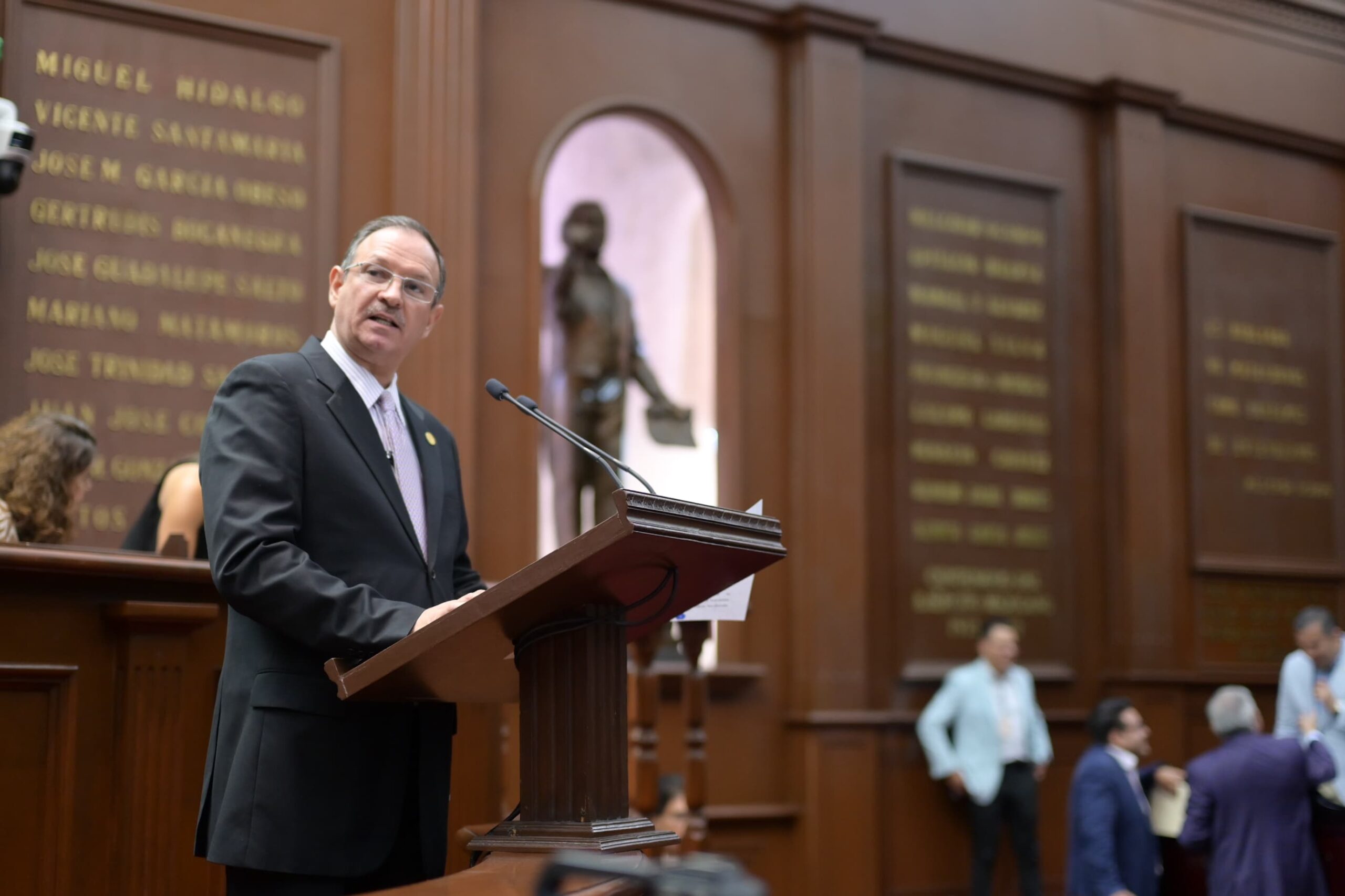 David Martínez propone tipificar el delito de fraude parental David Martínez propone tipificar el delito de fraude parental