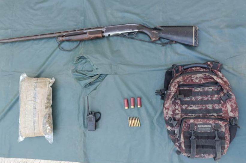 Asegurados dos hombres, un arma de fuego y droga en Apatzingán: SSP