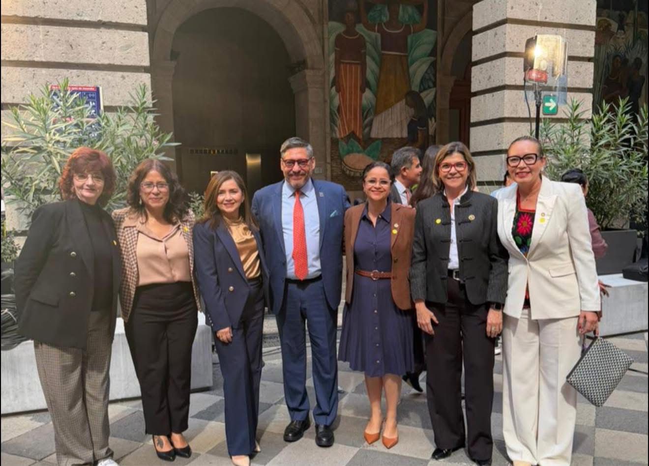 Instituciones de Educación Superior y Gobierno de México hacen sinergia en favor de la educación; Yarabí Ávila asiste a Reunión Nacional