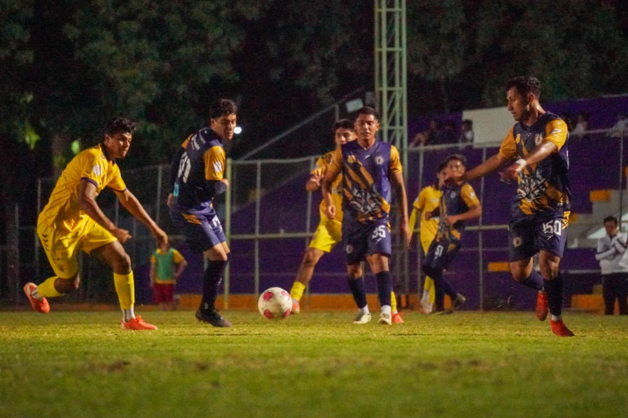 Triunfo del Atlético Morelia-UMSNH varonil en Zamora; mantiene el liderato Triunfo del Atlético Morelia-UMSNH varonil en Zamora; mantiene el liderato