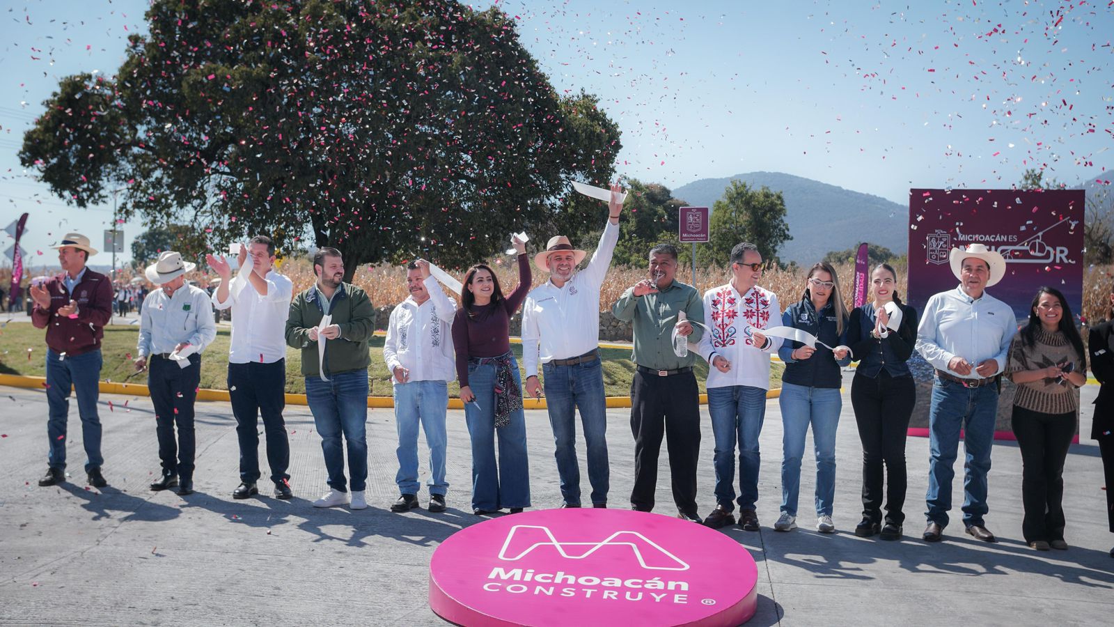 Avenida del Molcajete beneficiará a 63 mil morelianos: Gladyz Butanda Avenida del Molcajete beneficiará a 63 mil morelianos: Gladyz Butanda