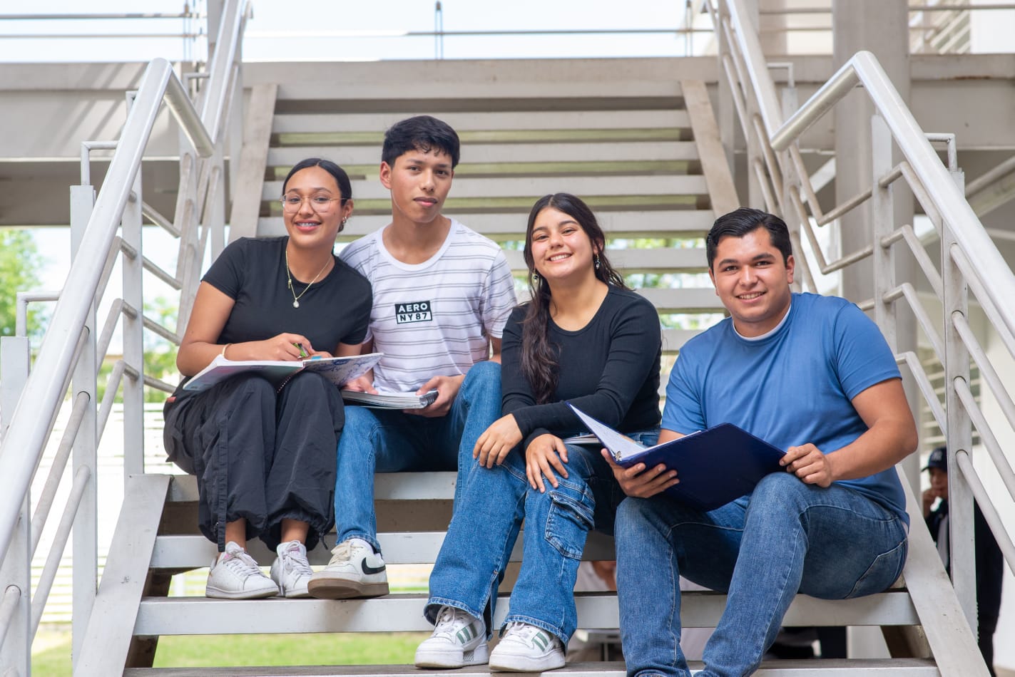 UMSNH lanza convocatoria para “Sumar y multiplicar por Michoacán” con servicio social UMSNH lanza convocatoria para “Sumar y multiplicar por Michoacán” con servicio social