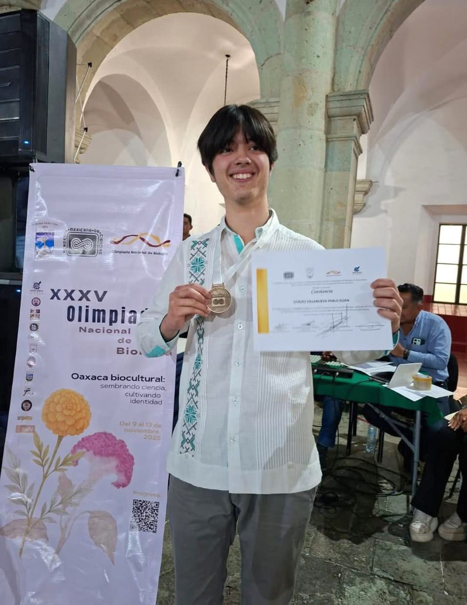 Estudiante del Cecytem Peribán gana medalla de oro en olimpiada nacional de Biología