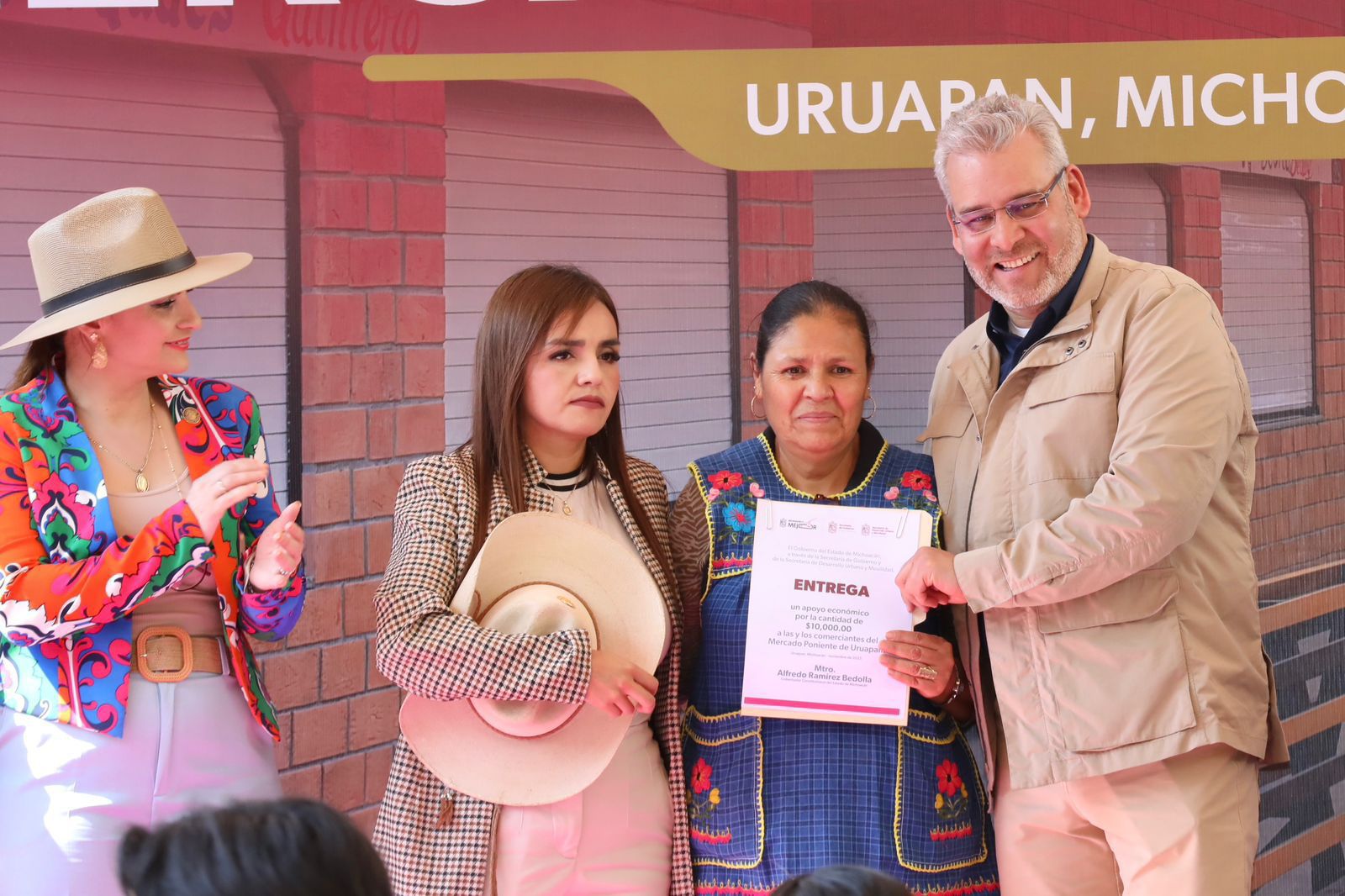 ARB y Grecia Quiroz inauguran Mercado Poniente en Uruapan