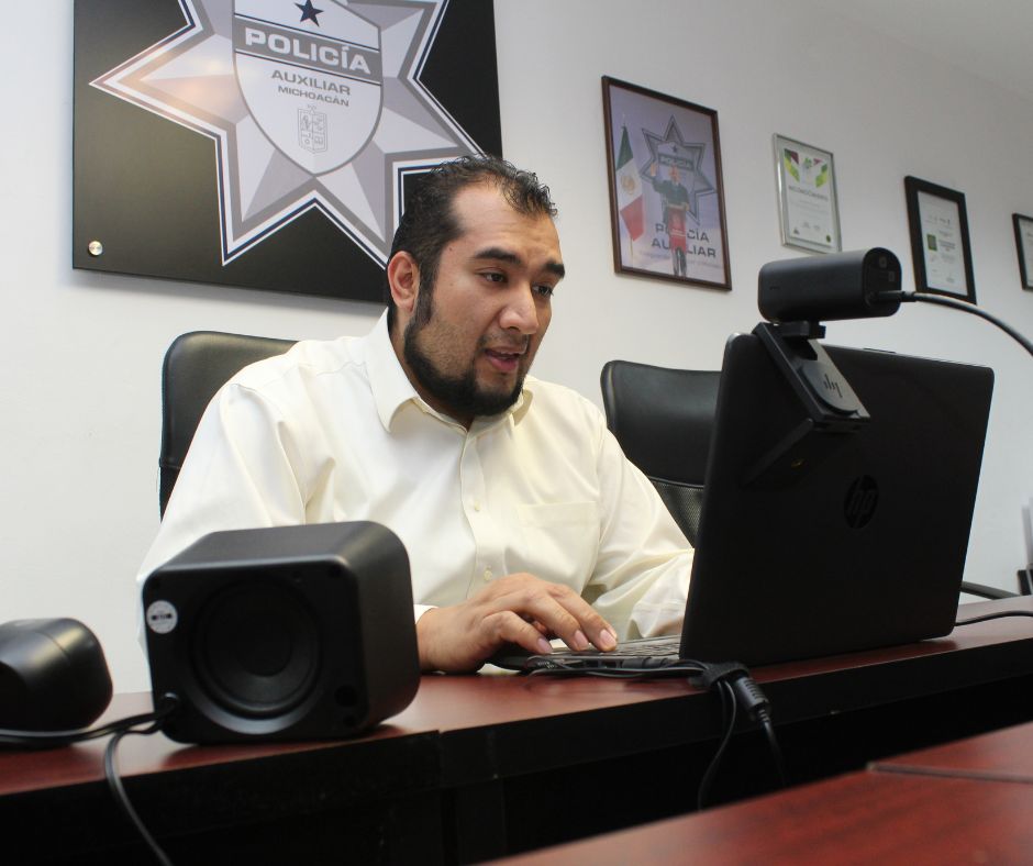 Policía Auxiliar dota de herramientas de seguridad y autoprotección a personal de ArcelorMittal