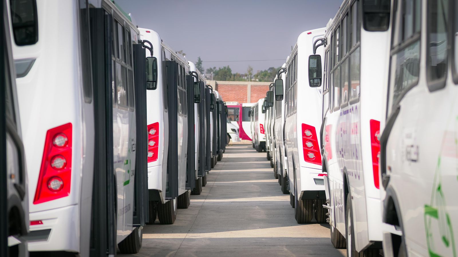 Uruapenses pagarán con tarjeta en teleférico y nuevos autobuses: Gladyz Butanda Uruapenses pagarán con tarjeta en teleférico y nuevos autobuses: Gladyz Butanda