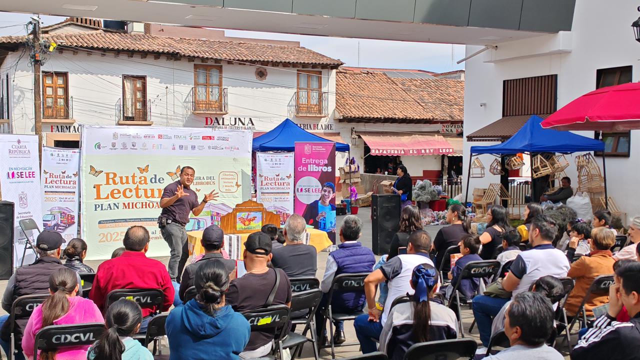 Ruta de Lectura llena de historias y comunidad a Pátzcuaro