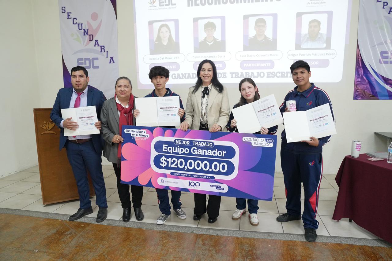 Estudiantes de la Preparatoria EDC ganan concurso nacional de educación financiera