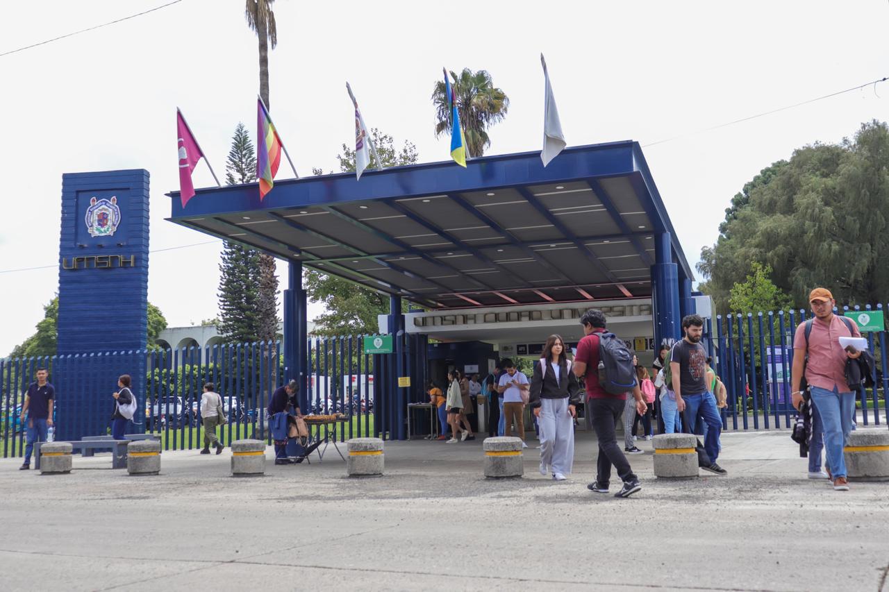 Hoy, nicolaitas recibirán el pago del 100 por ciento de aguinaldo; Yarabí Ávila cumple con las y los trabajadores