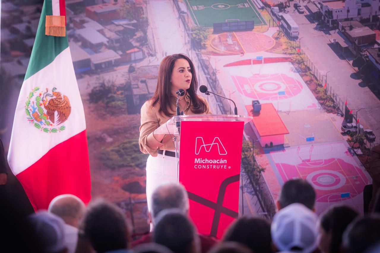 Gladyz Butanda inaugura obras del Plan Michoacán en Uruapan