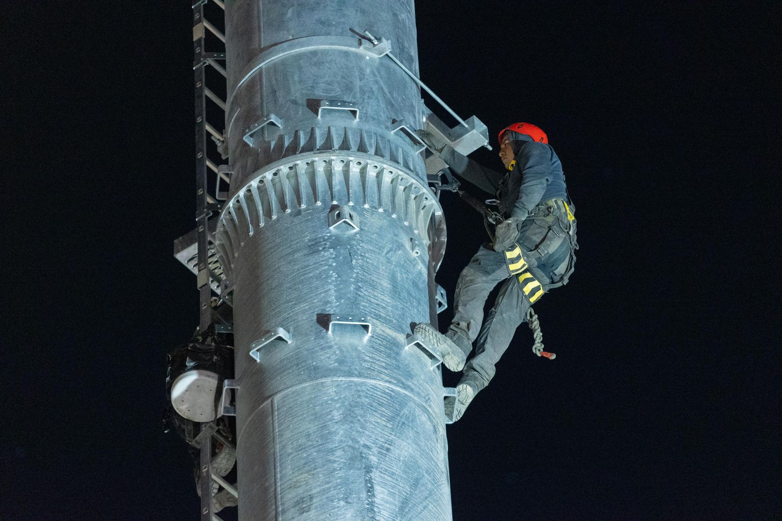 Continúan jornadas nocturnas en construcción del teleférico para contener tráfico: Gladyz Butanda