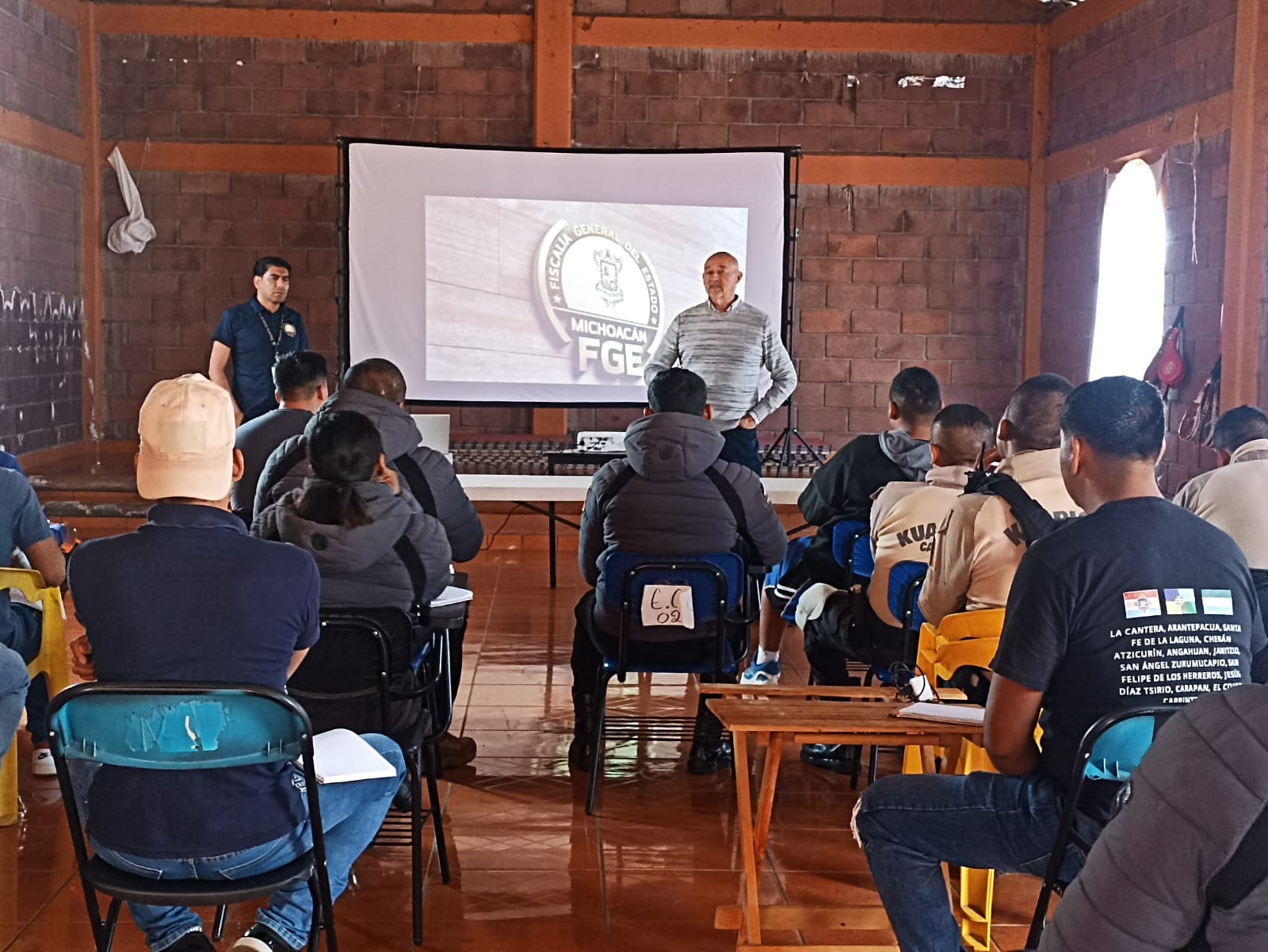 Consolida FGE trabajo colaborativo con Carapan a través de capacitación a sus autoridades comunitarias