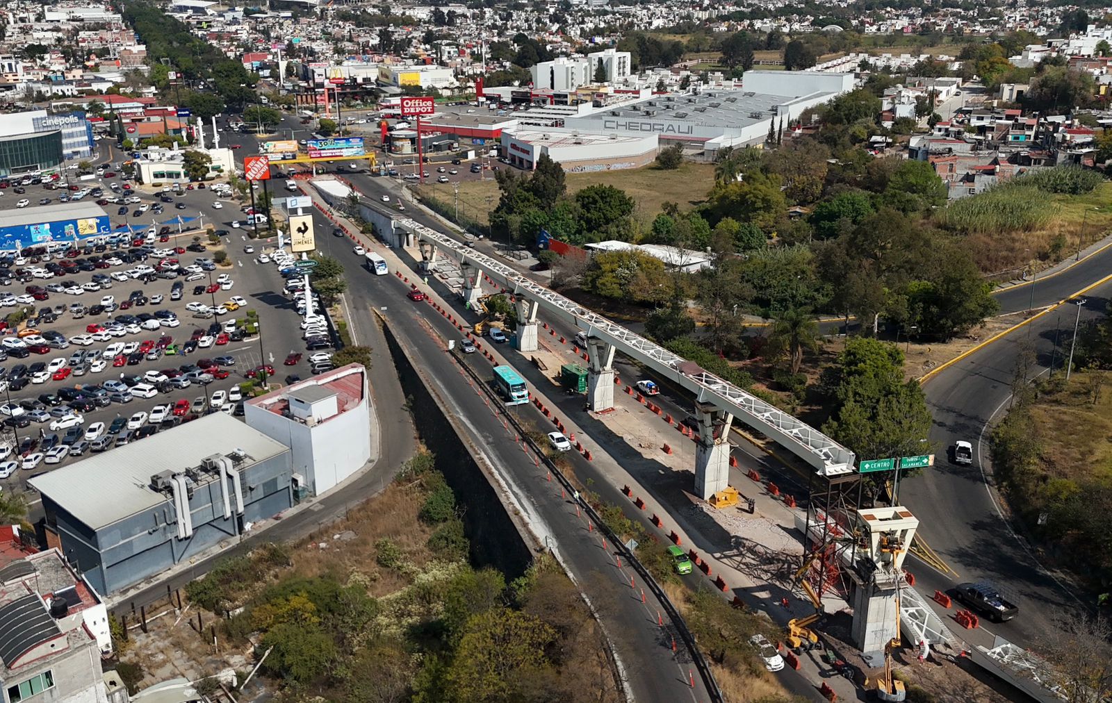 ARB supervisa obra del distribuidor de la salida a Pátzcuaro; registra 70 % de avance ARB supervisa obra del distribuidor de la salida a Pátzcuaro; registra 70 % de avance