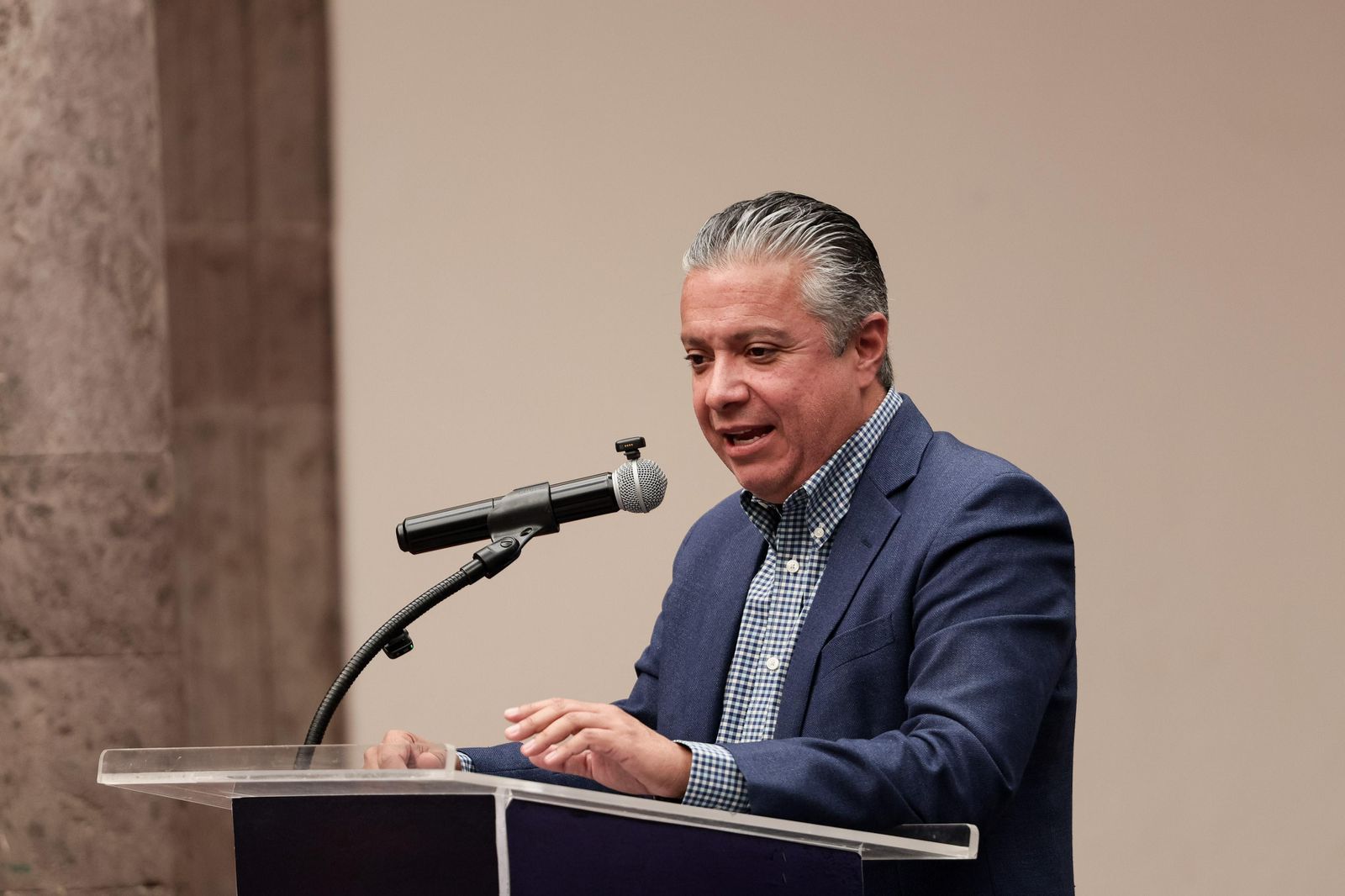 Recursos por concepto de refrendo vehicular fortalecen las finanzas públicas: Luis Navarro Recursos por concepto de refrendo vehicular fortalecen las finanzas públicas: Luis Navarro