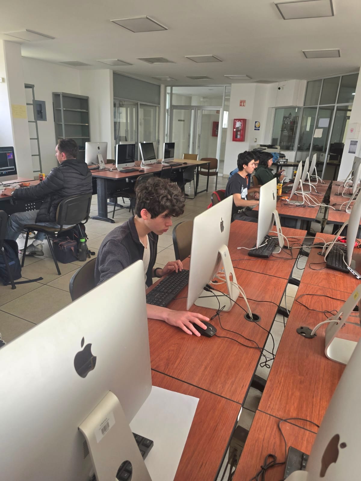 Estudiantes del Cecytem se preparan para la Olimpiada Mexicana de Informática