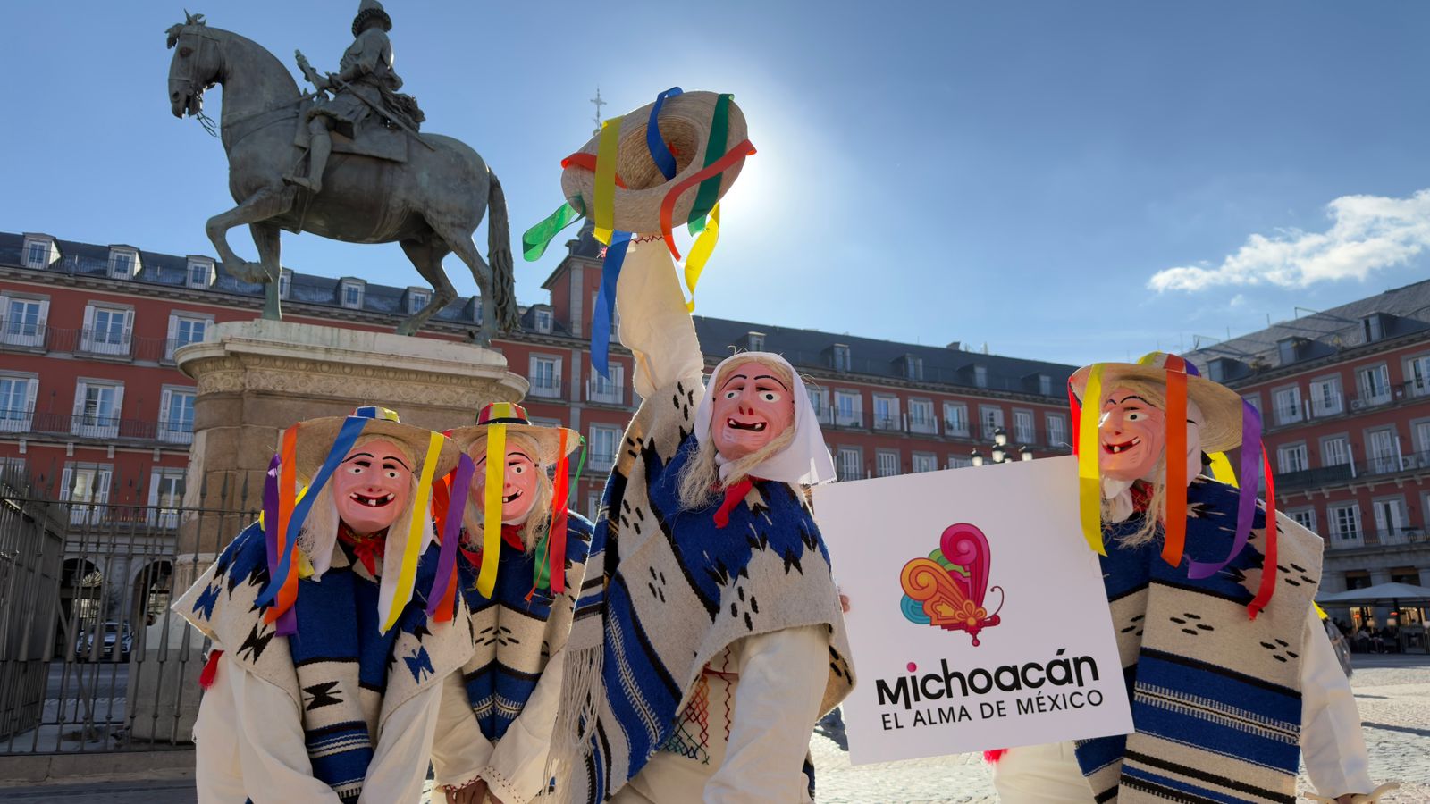 Danza de los viejitos cautiva España en Feria Internacional de Turismo Danza de los viejitos cautiva España en Feria Internacional de Turismo