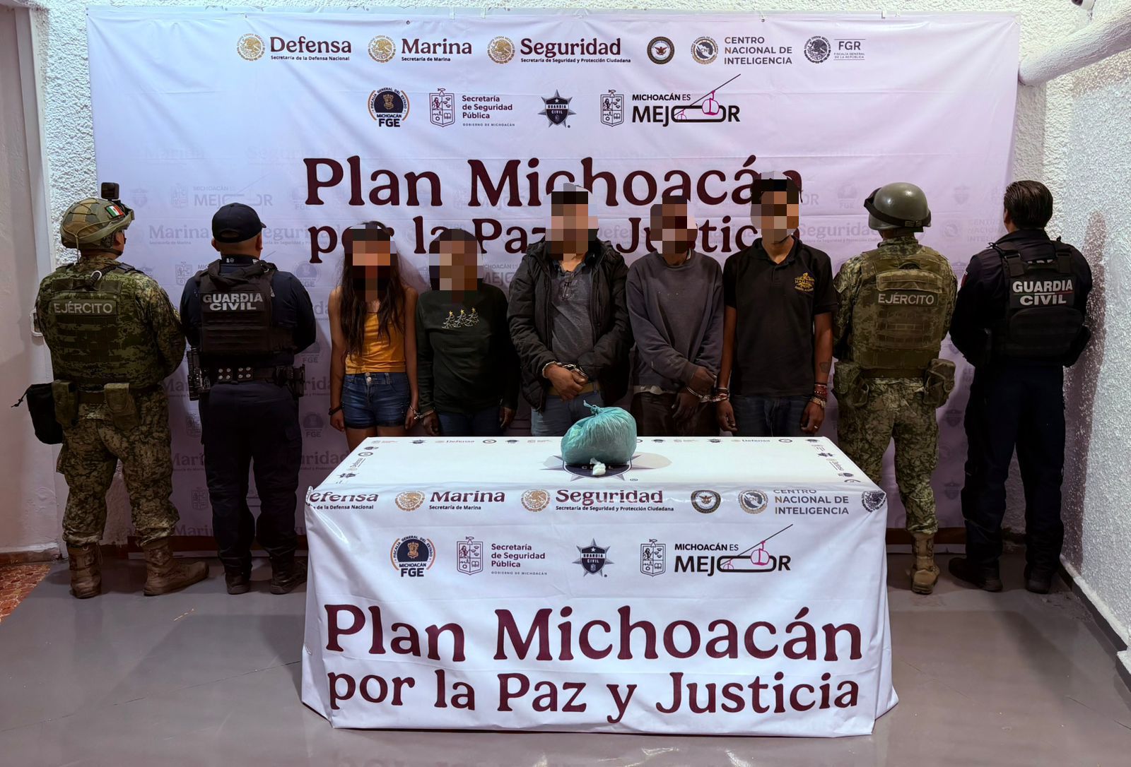 SSP detiene a 5, uno de ellos presunto integrante de banda que robaba vehículos en Morelia. SSP detiene a 5, uno de ellos presunto integrante de banda que robaba vehículos en Morelia.
