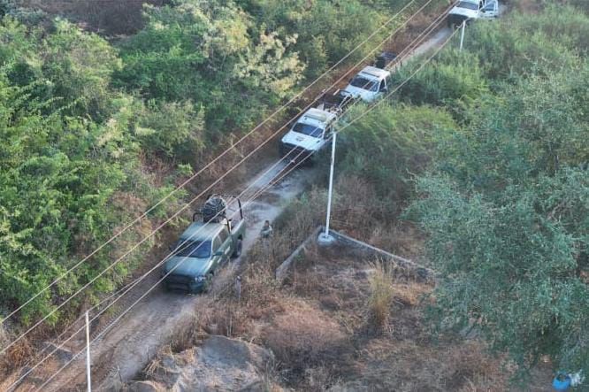 En Apatzingán, SSP asegura arma, explosivos e incinera plantas de marihuana; hay 2 detenidos