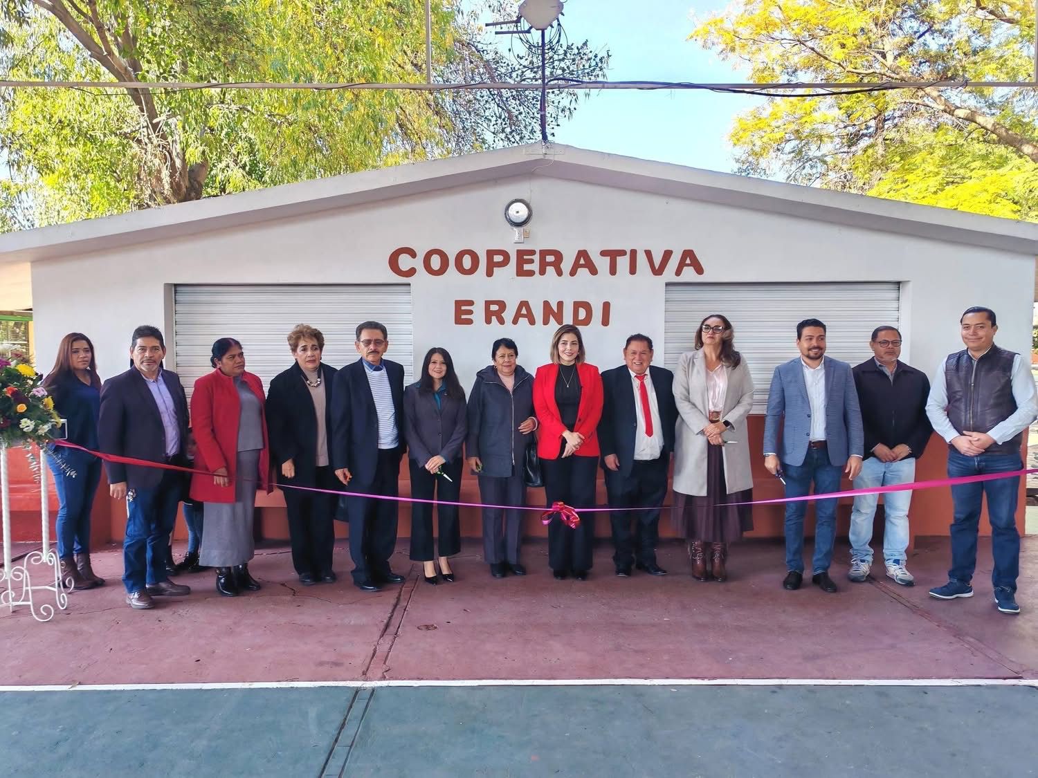 En aniversario de la primaria Mariano Jiménez reitera Brissa Arroyo compromiso con educación