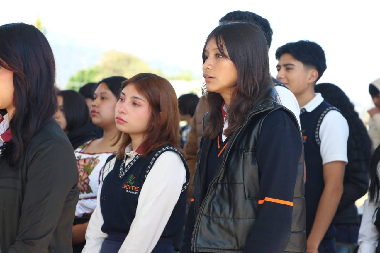 Más de 25 mil estudiantes regresan a clases en los 93 planteles del Cecytem