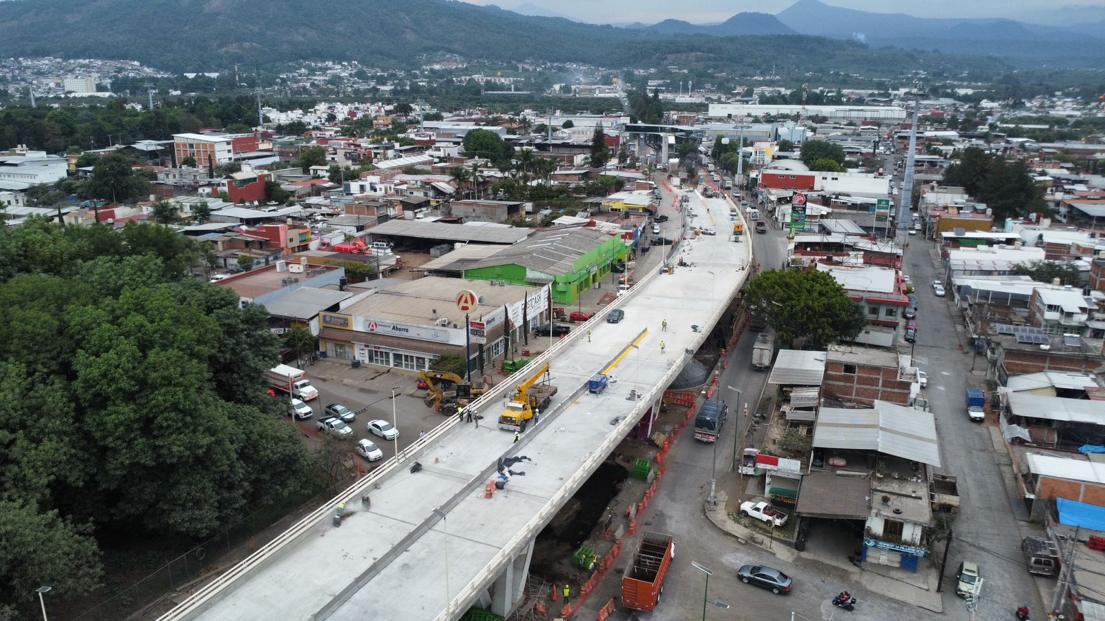 Distribuidor vial La Hielera en Uruapan abrirá circulación este mes: Rogelio Zarazúa