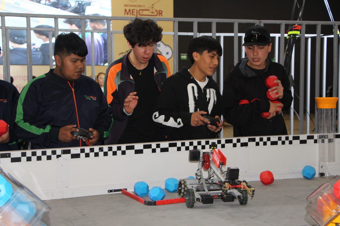 Cecytem asegura tres lugares para el Mundial de Robótica 2026