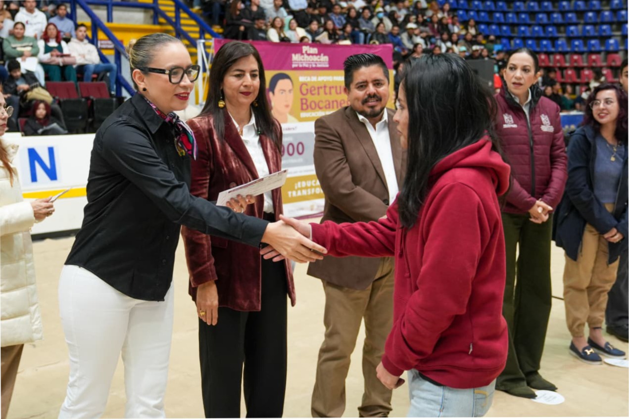 En la UMSNH somos aliadas y aliados de la presidenta de México, Claudia Sheinbaum: Yarabí Ávila
