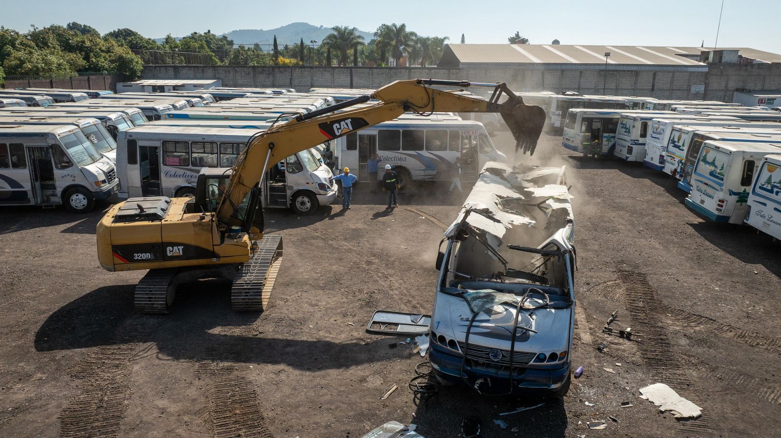 Desecha Gladyz Butanda autobuses viejos de Uruapan