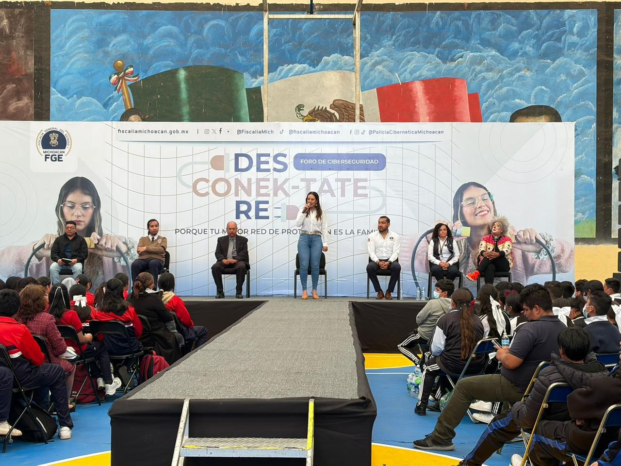 FGE mantiene acciones de prevención de delitos digitales con foro dirigido a jóvenes y familias en Zacapu