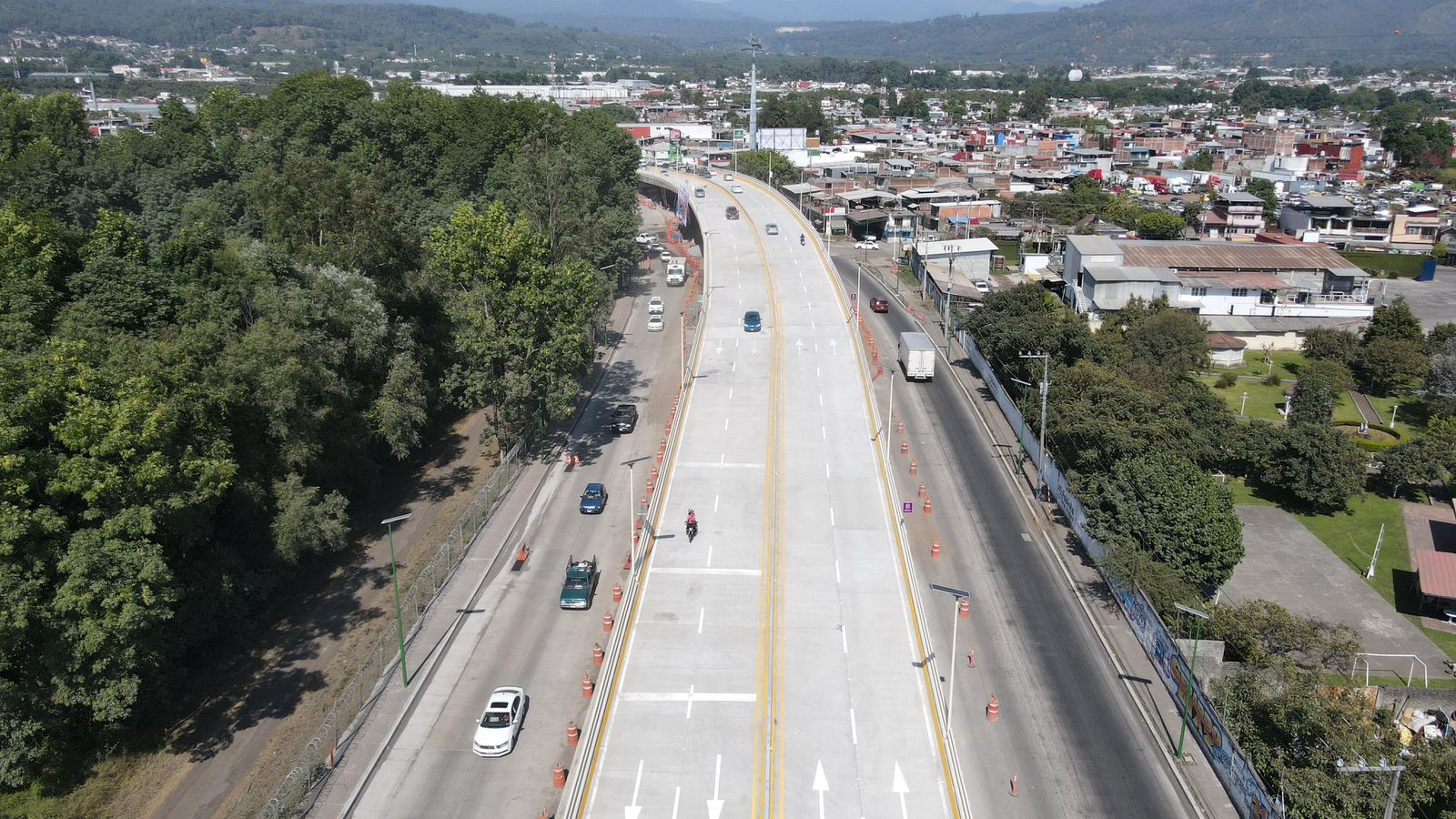 Distribuidor vial La Hielera necesidad apremiante del sector productivo de Uruapan: Rogelio Zarazúa Distribuidor vial La Hielera necesidad apremiante del sector productivo de Uruapan: Rogelio Zarazúa