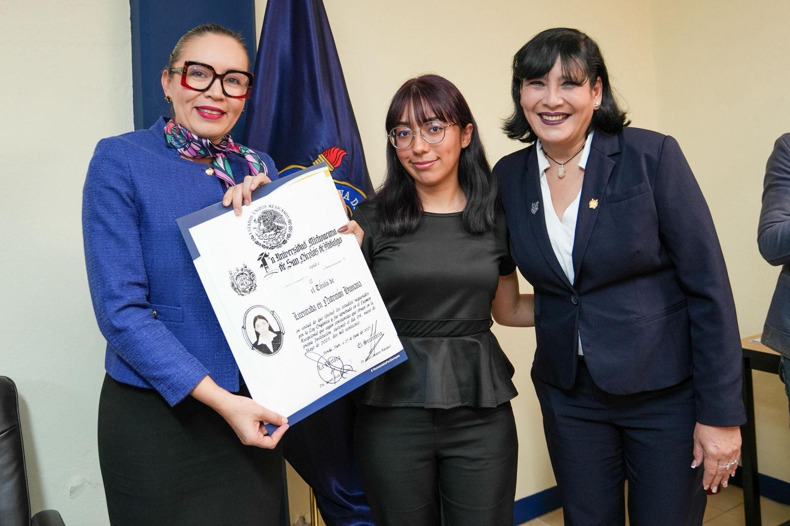 Entrega masiva de Títulos; Yarabí Ávila convoca a poner en alto el nombre de la UMSNH Entrega masiva de Títulos; Yarabí Ávila convoca a poner en alto el nombre de la UMSNH