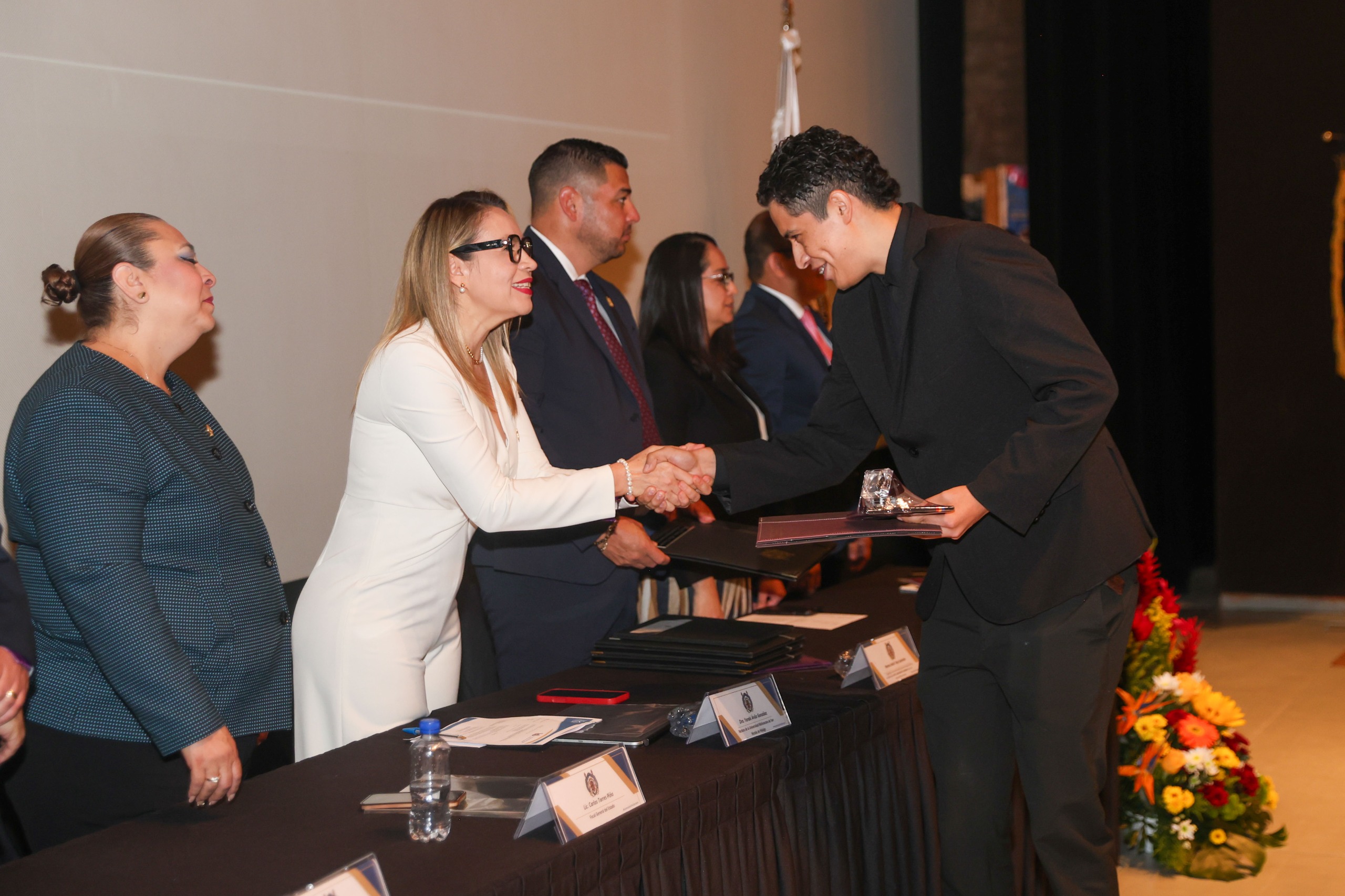 Construyan una mejor sociedad y sean ejemplo para las futuras generaciones, insta Yarabí Ávila a egresados de Seguridad Pública Construyan una mejor sociedad y sean ejemplo para las futuras generaciones, insta Yarabí Ávila a egresados de Seguridad Pública