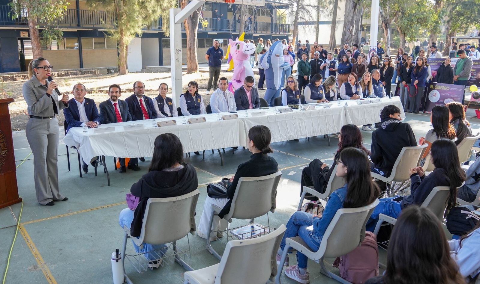 A tomar decisiones responsables y luchar contra la violencia, exhorta Yarabí Ávila a estudiantes de preparatoria A tomar decisiones responsables y luchar contra la violencia, exhorta Yarabí Ávila a estudiantes de preparatoria