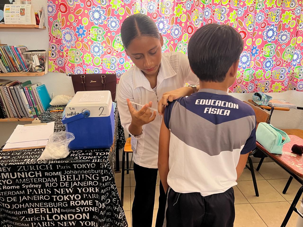 Vacunación contra el sarampión llegará a escuelas de 23 municipios de Michoacán Vacunación contra el sarampión llegará a escuelas de 23 municipios de Michoacán