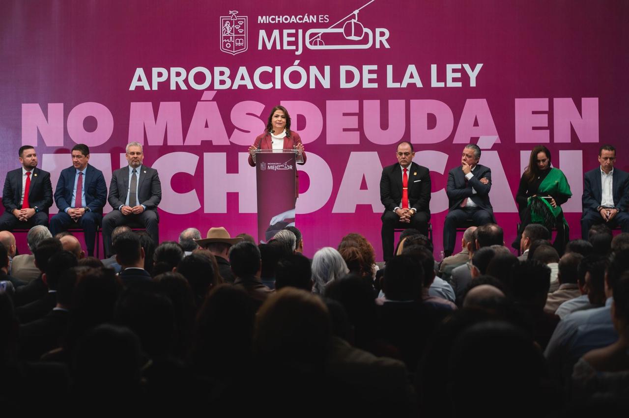 Reforma constitucional blinda finanzas de Michoacán y prohíbe heredar deuda pública: Fabiola Alanís Reforma constitucional blinda finanzas de Michoacán y prohíbe heredar deuda pública: Fabiola Alanís