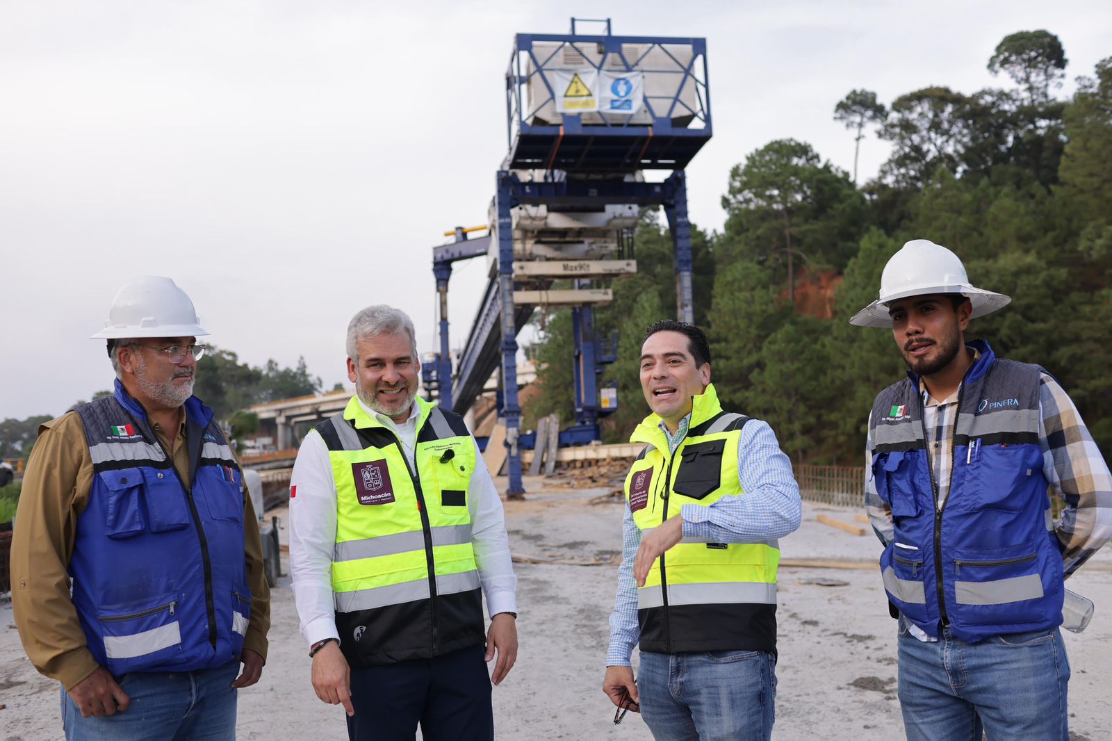 Abierta la circulación vehicular a 4 carriles del tramo carretero Pátzcuaro-Uruapan: ARB Abierta la circulación vehicular a 4 carriles del tramo carretero Pátzcuaro-Uruapan: ARB