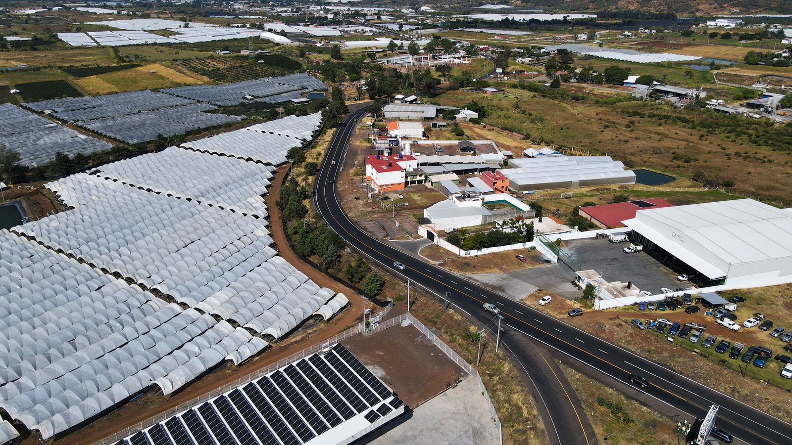 Michoacán construye sin generar deuda pública: Rogelio Zarazúa Michoacán construye sin generar deuda pública: Rogelio Zarazúa