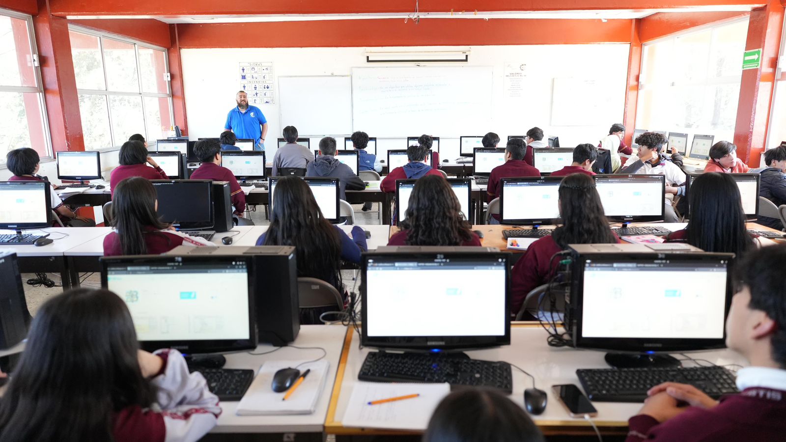 Con Plan Michoacán, 7 mil estudiantes michoacanos se capacitan en Inteligencia Artificial
