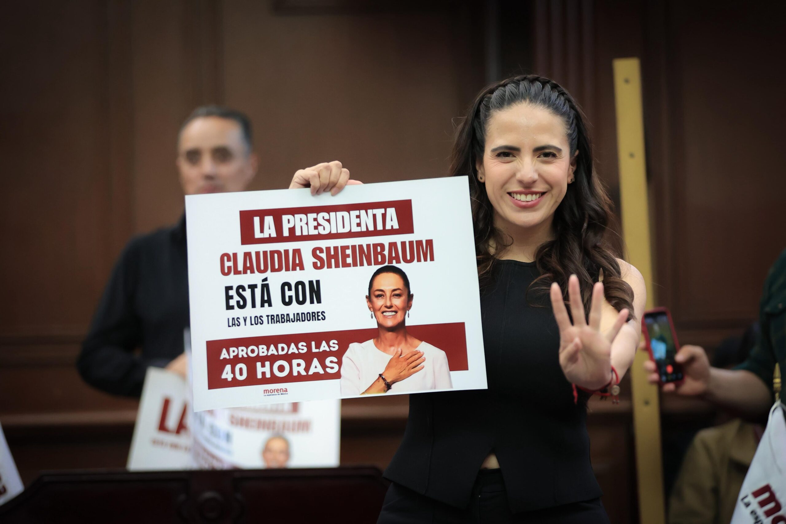 Tras aprobación de reforma, Giulianna Bugarini remarca que reducción de jornada laboral es un triunfo para la clase trabajadora Tras aprobación de reforma, Giulianna Bugarini remarca que reducción de jornada laboral es un triunfo para la clase trabajadora