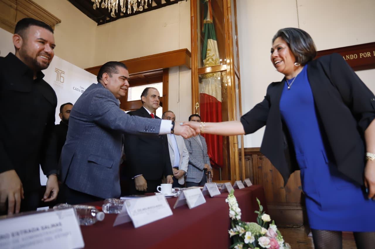 Reconoce Congreso del Estado y STASPLE a trabajadores mayor antigüedad al servicio del Poder Legislativo