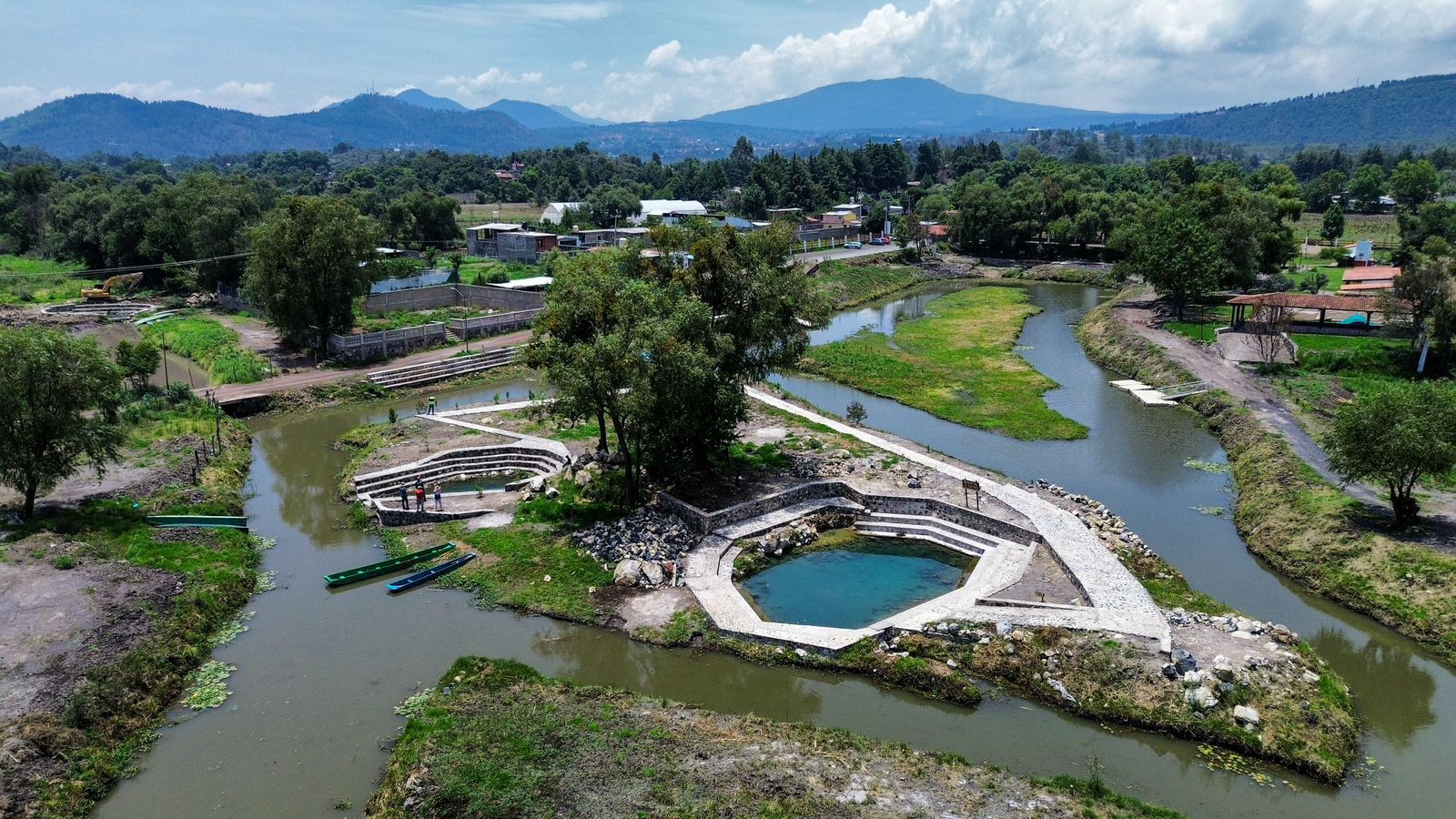 Arranca ARB programa de mil empleos temporales para el rescate del lago de Pátzcuaro Arranca ARB programa de mil empleos temporales para el rescate del lago de Pátzcuaro