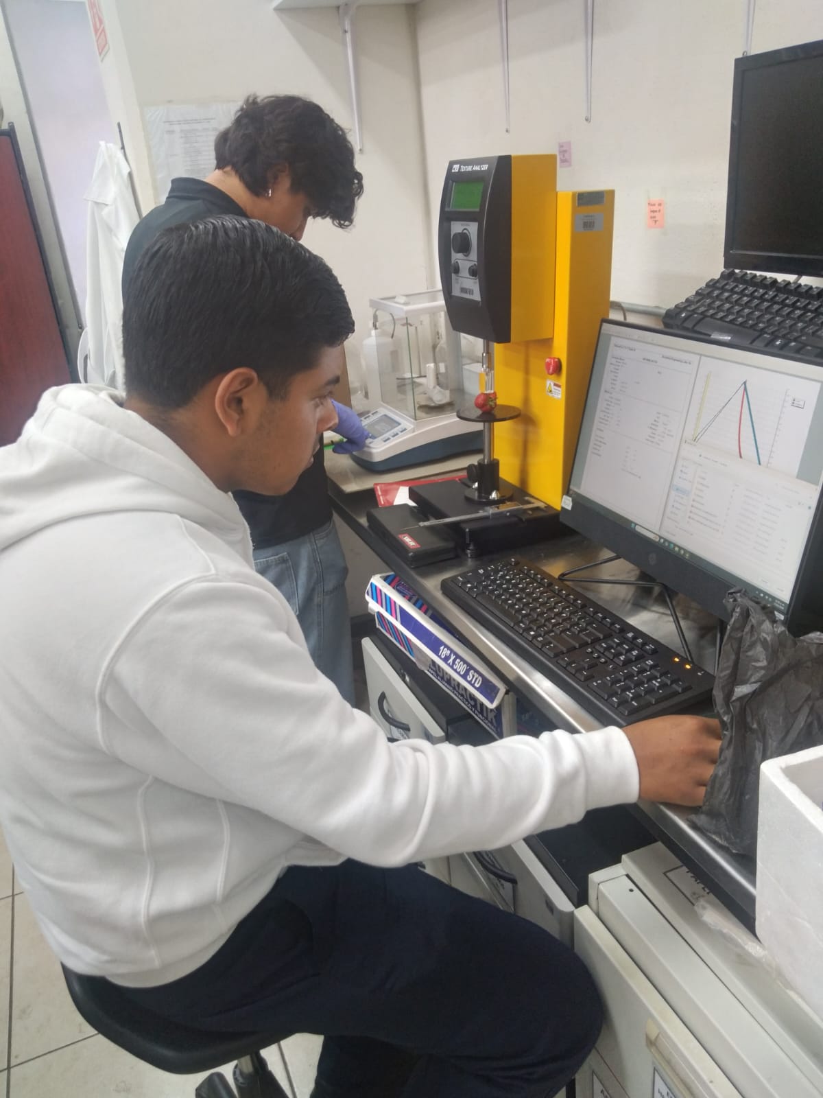 Joven del Cecytem Puruándiro rumbo a la Feria Mexicana de Ciencias Joven del Cecytem Puruándiro rumbo a la Feria Mexicana de Ciencias