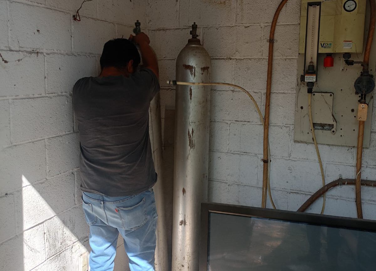 Ceac asegura y destruye contenedores de gas cloro en Tarímbaro