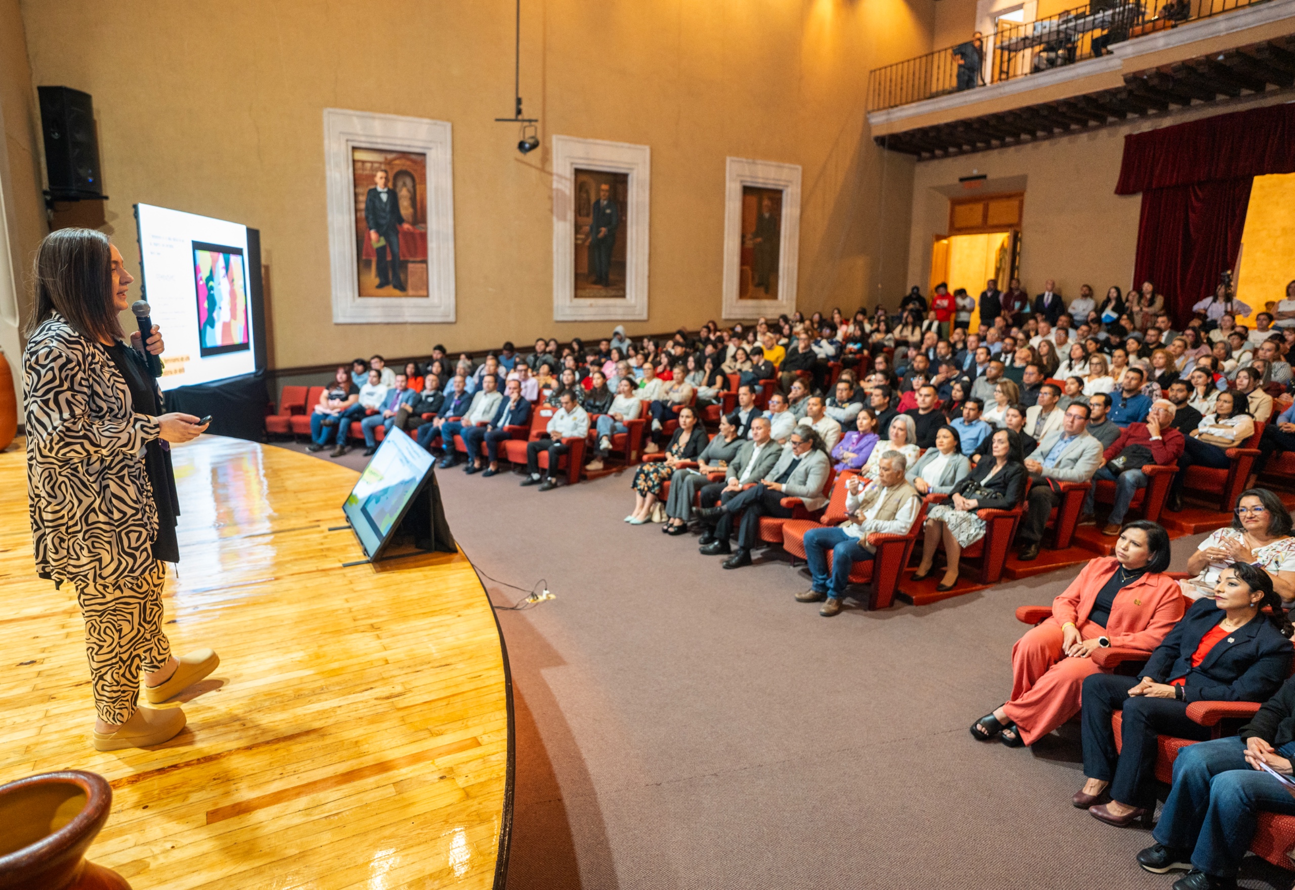 Que nadie apague su voz, convoca la doctora Nuria Varela a estudiantes de la UMSNH